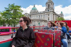 Borgarskoðunarferð með hoppa á og hoppa af rútu í Belfast, Norður-Írlandi