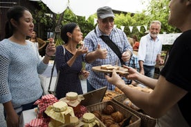 Tour privado a pie por Le Quartier d’Aligre con un guía local 