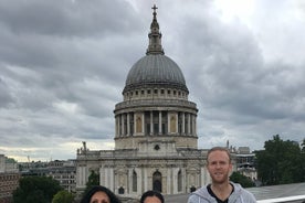 Tours privados por Londres con guía experimentado en un taxi híbrido de Londres