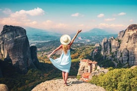 Tour di un giorno dei monasteri di Meteora e delle grotte degli eremiti da Atene 