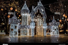 Tour privado de luces navideñas en tuk tuk en Lisboa