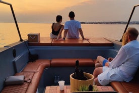 Tour romántico en barco al atardecer en Zadar con una copa de Prossecco