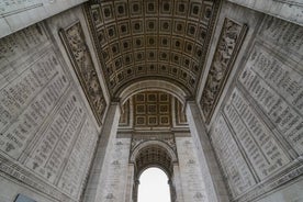 Arc de Triomphe and the Champs-Elysees Discovery Private Tour