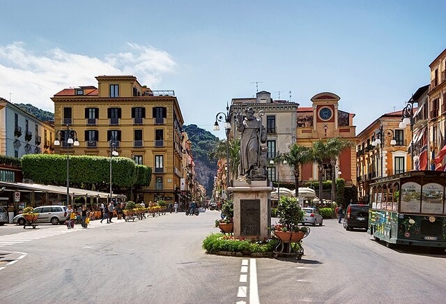 Piazza_Tasso_-_Sorrento_BW_2013-05-12 (1).jpg