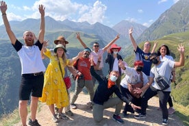 Höhepunkte des Kaukasus-Jinvali, Ananuri, Gudauri, Kazbegi (Gruppentour)