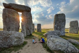 Stonehenge Private Sunset Tour with Lacock and Bath