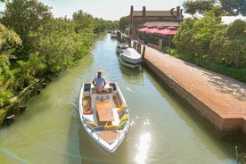 Tour privado de 4 horas en barco a Murano, barco de invierno con cubierta de Burano