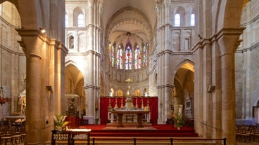 Photo of panoramic view of the city of Clermont-Ferrand with its cathedral, France.