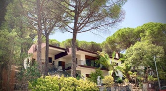 Luxury private Villa 25m Pool, Gym, 200m to Beach