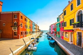 Tour van een halve dag met gids naar eilanden Murano en Burano per watertaxi 