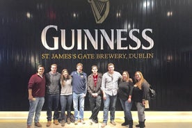 Excursión con entrada rápida a la experiencia del whiskey irlandés Jameson y Guinness en Dublín