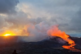 Volcano Hike with a Geologist Small-Group Tour 