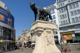 Bucharest: Walking tour with Italian speaking guide for small groups