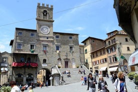 Tour a piedi di Cortona sotto il sole della Toscana