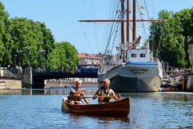 Passeio de canoa de cedro em Klaipeda - ideal para viajantes de navios de cruzeiro.