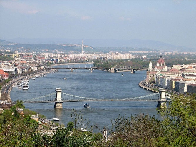 1280px-Budapest_02,_Margaret_Island_(2474014802).jpg