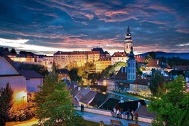 Yksityinen kuljetus desinfioidulla autolla Prahaan Wieniin 2 tunnin pysäkillä Cesky Krumlov