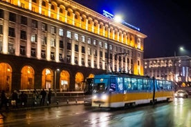 Tour nocturno privado de Sofía con folclore búlgaro y cena