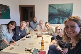 Degustación privada de vino y comida en una casa típica veneciana