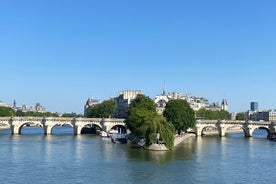 Family treasure hunt from the Panthéon to the Louvre