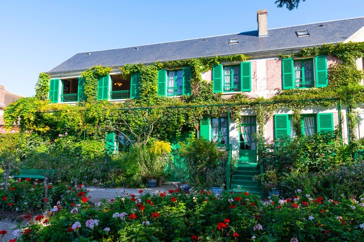 View of Monet-s house and gardens at Giverny, Normandy, northern France.jpg