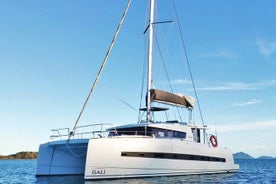 Premium Catamaran Cruise with Lunch and Drinks in Limassol