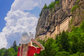 Photo of Rize Camlihemsin Pokut Plateau, a unique place where green and sky come together, Turkey.