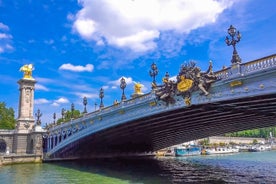 Guided Boat Cruise on Paris Seine, Optional Eiffel Tower Dinner