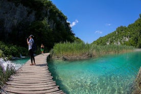 Plitvicesjöarna N.P. Busstur från Zadar med Skip-the-line