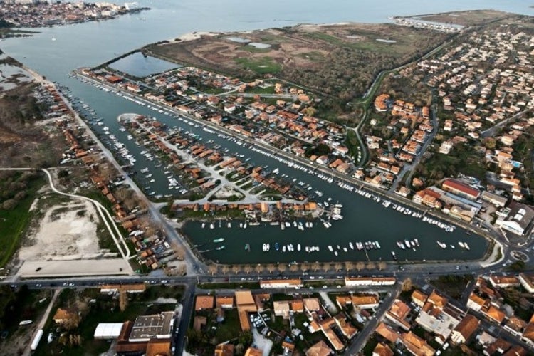 PHOTO OF VIEW OF La Teste-de-Buch, France.