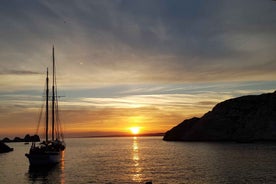 Marseille: Sunset Sailing Cruise with Dinner and Drinks