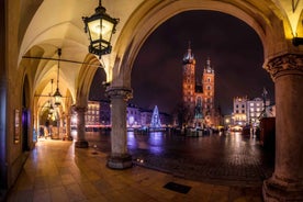 Krakow: Evening Walking Tour with Spooky Stories