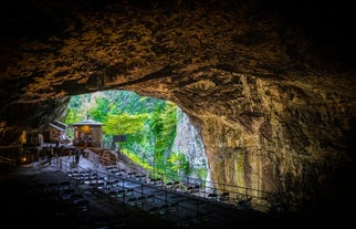 Blue John Cavern