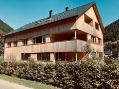 Hus56