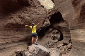 Barranco de las Vacas, grotte e villaggio di 2 guide native