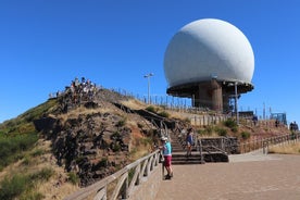 Excursão em 4x4 com teto aberto pelo Vale das Freiras e Pico do Arieiro