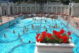 Entrada privada al Balneario Gellert de Budapest con masaje opcional