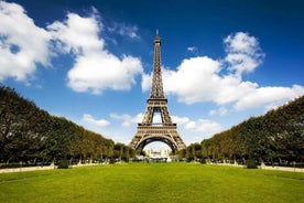 From London: Paris Day Trip with Lunch on Eiffel Tower