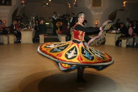 Cena con espectáculos de danza tradicional en restaurantes rupestres.