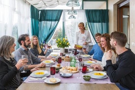 Cesarine: typische eet- en kookdemo bij Local's Home in Milaan