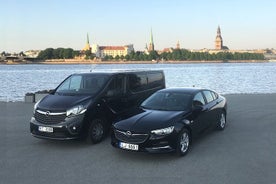 Transfert privé de l'aéroport de Riga à l'hôtel avec chauffeur anglophone