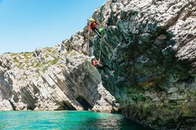 Lisbon: Sesimbra/Arrábida Natural Park Coasteering Adventure