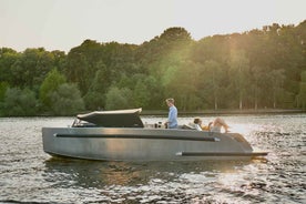 Berlin: License-Free Boat Rental for 2-Hour Experience