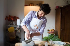 Visita al mercado de grupos pequeños y clase de cocina en Lucca