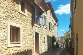 Horseback Riding in Sainte Victoire and Picnic with Wine Tasting