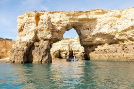 Excursão Privada em Grutas de Benagil Saindo de Armação De Pêra