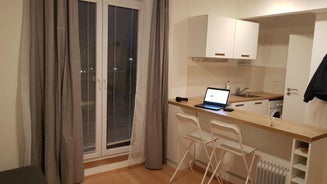 City Lights Apartment with Terrace - 24 Hours Check in