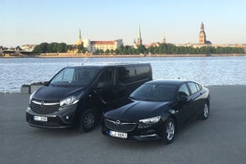 Transfert privé de l'hôtel à l'aéroport de Riga avec chauffeur anglophone