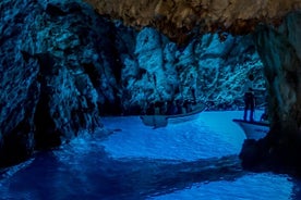 Excursión en lancha rápida a la cueva azul y las 5 islas de Hvar | de Split&Trogir