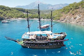 Kemer Volledige dag piratenboottocht met lunch en optionele transfer